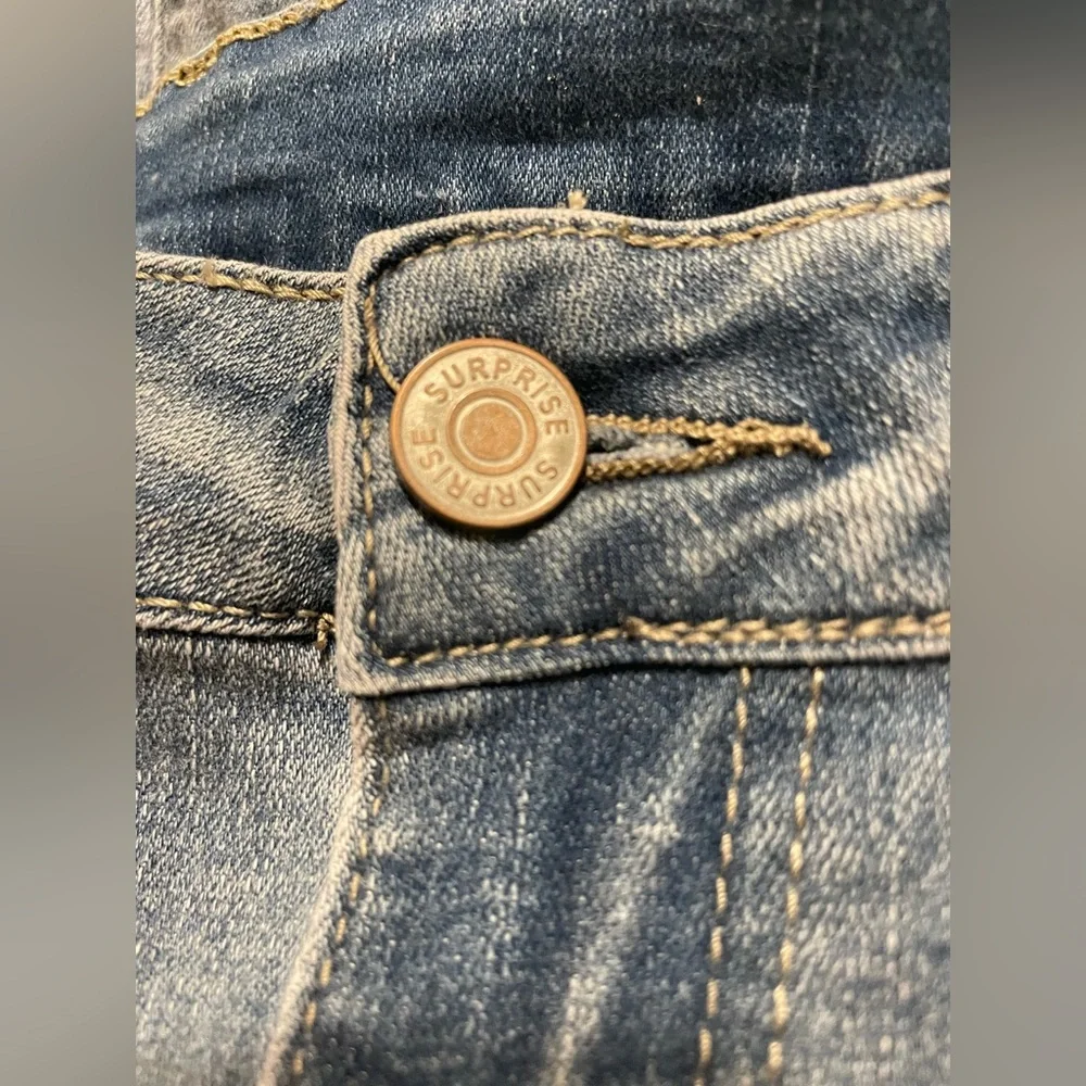NWOT Surprise High Waist Distressed Jeans size M